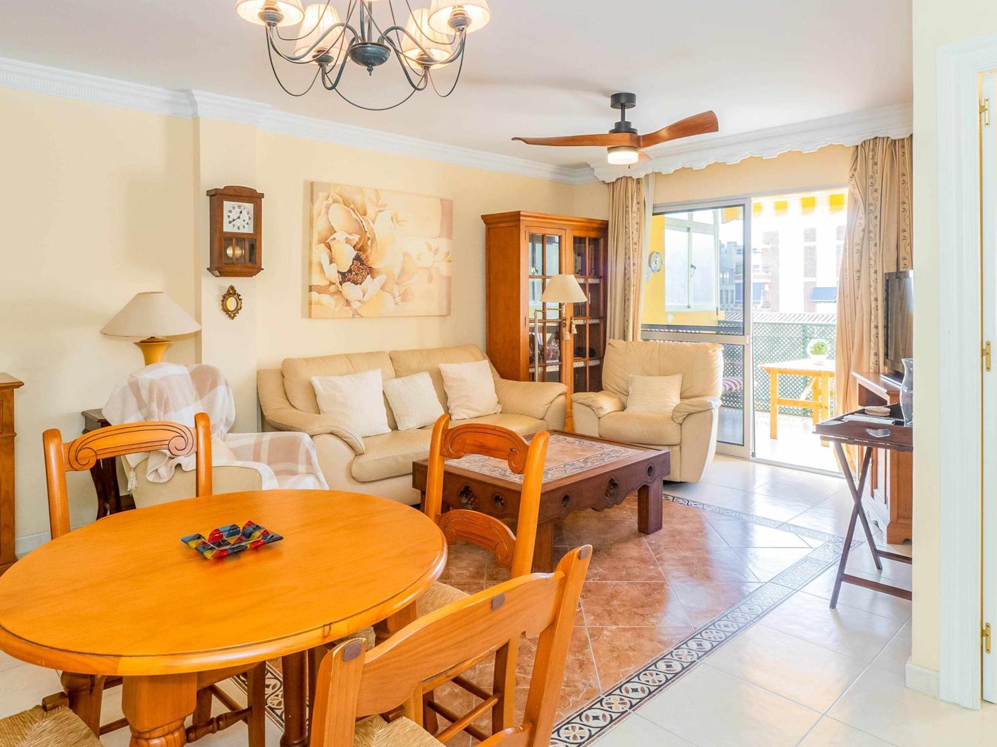 Apartamento Amplio y Acogedor en la Playa con Terraza Rincón de la Victoria Exterior foto