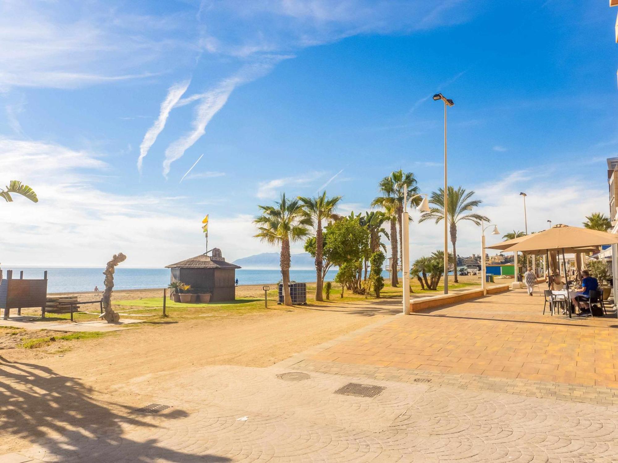 Apartamento Amplio y Acogedor en la Playa con Terraza Rincón de la Victoria Exterior foto